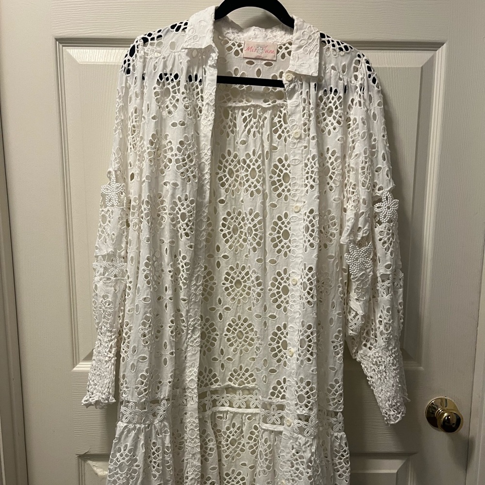 Miss June Paris Women's White Eyelet/ Beaded Lace Top O/S Resortwear‎